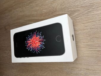 I Phone SE 2016 - 4