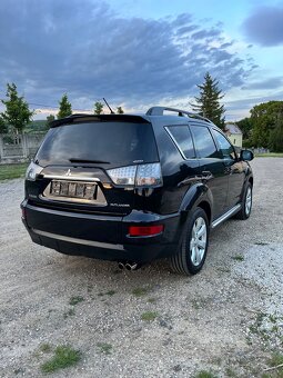 Mitshubishi Outlander 2.2. D.I.D. 130kw 4x4 7.miestne - 4