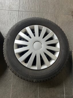 Predam zimnu sadu s plechovymi diskami 215/65 R17. - 4