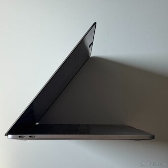 Apple MacBook Pro 13" (2017) | i5 | 8 GB RAM | 256 GB SSD - 4