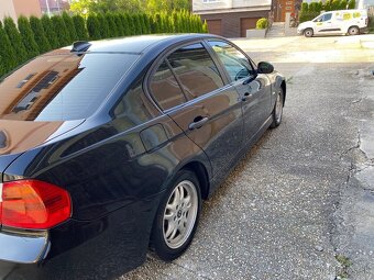 BMW E90 320d 120Kw (6-st) Manuál - 4