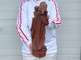 Dřevěná socha Panna Marie s Ježíškem zdobená růžičkama - 4