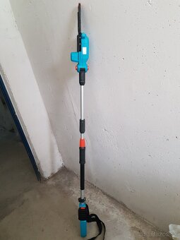 Akumulátorová teleskopická vyvetvovacia pílka - 4