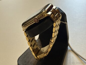 Zlaté Apple Watch series 7 ako nové - 4