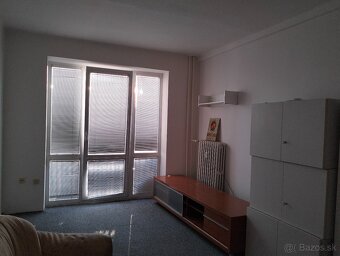 Prenajom 2-izboveho bytu Komenskeho ul. Od 15.8. - 4