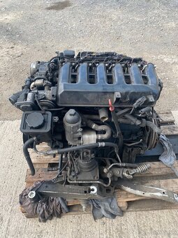 Motor BMW E61 525D - 4