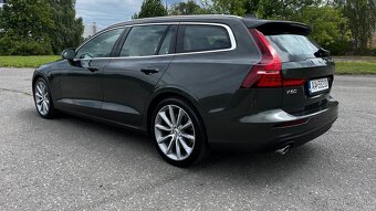 Volvo V60 T4 Momentum Pro A/T - 4