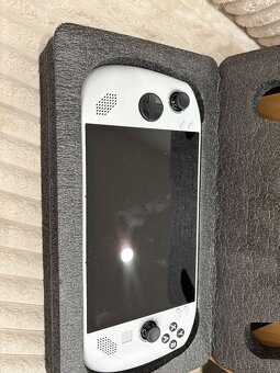 Predám LENOVO LOGION GO S - 4