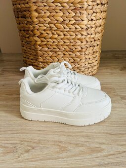KRÁSNE BIELE TENISKY značky PRIMARK, NOVÉ - 4