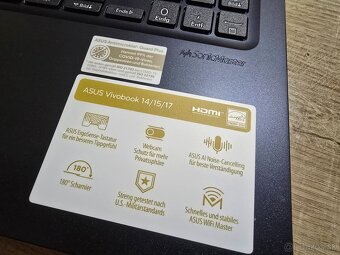 Asus Vivobook 15 model 2024 s 8 gb ram intel i3 procesorom 1 - 4