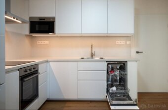 Na prenájom - 3i byt, ul.Páričkova Bratislava II TOP - 4