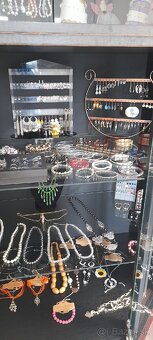 Dámske,  detské oblečenie,  bižutéria - 4