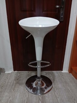 Predám barovú stoličku 1ks - 4