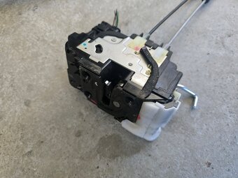 Zámok dverí Hyundai i20 - 4