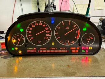 BMW E39 budíky prístrojový panel tachometer HIGH benzín - 4