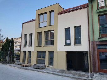 Prenájom 37 m2 kancelárie v centre Trnavy - novostavba s par - 4