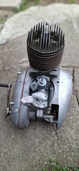 Motor jawa 250 - 4