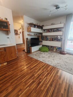 3 - izbový byt s dvoma balkónmi v centre mesta Malacky - 4
