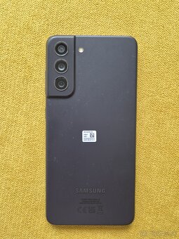 Samsung Galaxy S21 FE 5G – 8/256GB
- 4