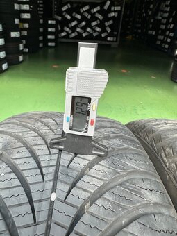 235/55 R17 103 H GOOD YEAR VECTOR 4 SEASONS G2 - 4