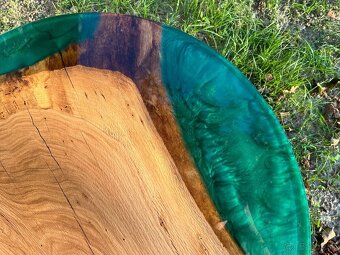 Originálny konferenčný stôl – dub & epoxid (Smaragdová zelen - 4