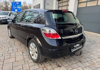 Opel Astra 1.6 16V benzín manuál 85 kw - 4
