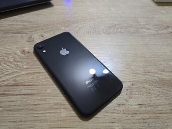 Iphone XR plnefunkcny ma len jemne znamky pouzivania telefon - 4