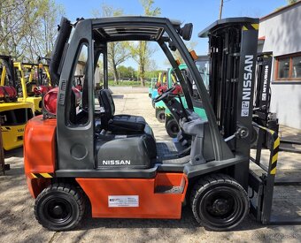 Vysokozdvižný vozík NISSAN UD02A25PQ LPG - 4