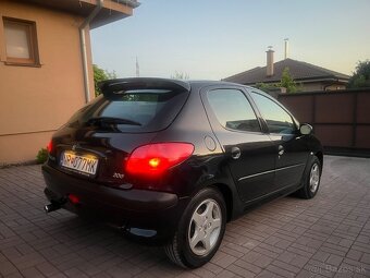 Peugeot 206 . 1,1 benzín/ 44KW 2005 - 4