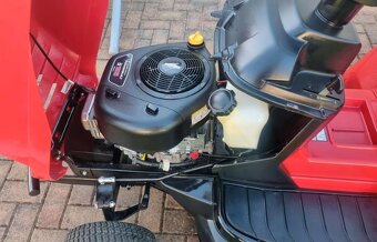 Traktorová kosačka s hydrostatickou prevodovkou - 4