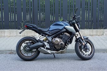Honda CB650R, 2 700 km - 4