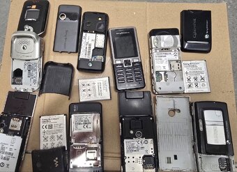 Mix telefónov Sony Ericsson tlačidlové - 4