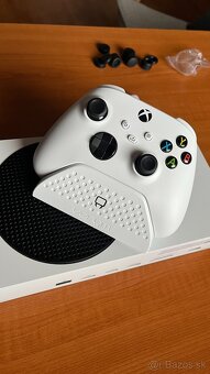 Predám Xbox Series S 500GB - 4