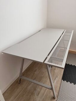 Predám Hráčsky stôl Ikea UTESPELARE - 4