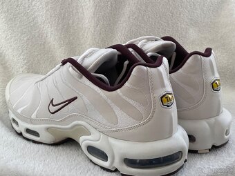 Nike Air Max Plus Premium - 4