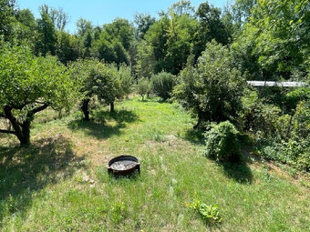 Záhrada s chatou, krásne prostredie pri potoku, studňa, ele. - 4