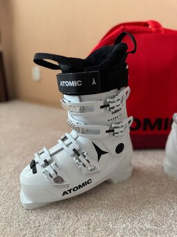 Predám KOMPLETNÚ lyžiarsku výbavu ATOMIC + LEKI - 4
