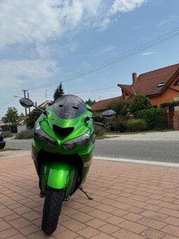 Kawasaki ZZR 1400 - 4