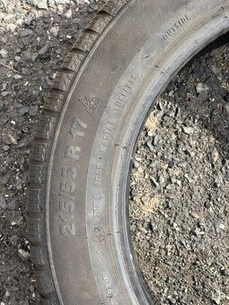 Contonental Wintercontact 215/55/R17 - 4