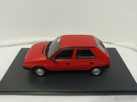 Škoda Favorit 1:24 Whitebox - 4