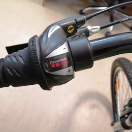 Bicykel + Výbava - 4