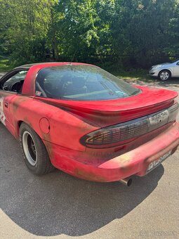 Pontiac Firebird 3,4 V6 - 4