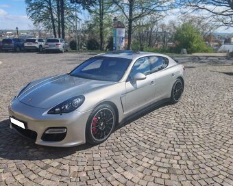 Porsche Panamera GTS - 4
