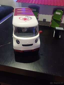 Schleich mobilná ambulancia - 4