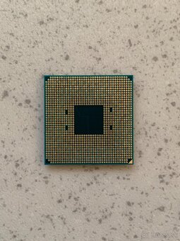 AMD Ryzen 3 4100 + Wraith Stealth - 4