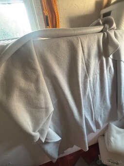 Tri prikrývky, deka a vankúš - 4