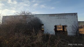 Predám pozemok s budovou - 4