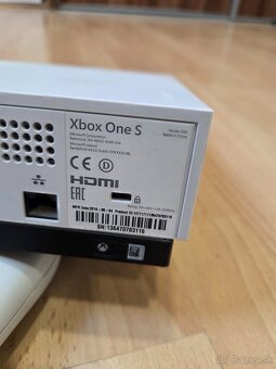 XBox One S - 4