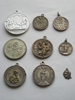Medaily svätcov a Starožitné sväté obrázky na skle - 4
