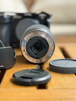 Sony E 18-135mm f/3.5-5.6 OSS + ND filter ZDARMA – TOP stav - 4